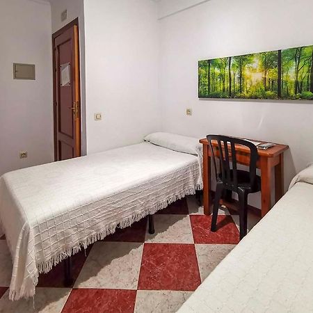 Pension Hidalgo 1 Utrera Exteriör bild