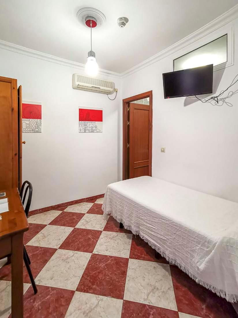 Pension Hidalgo 1 Utrera Exteriör bild