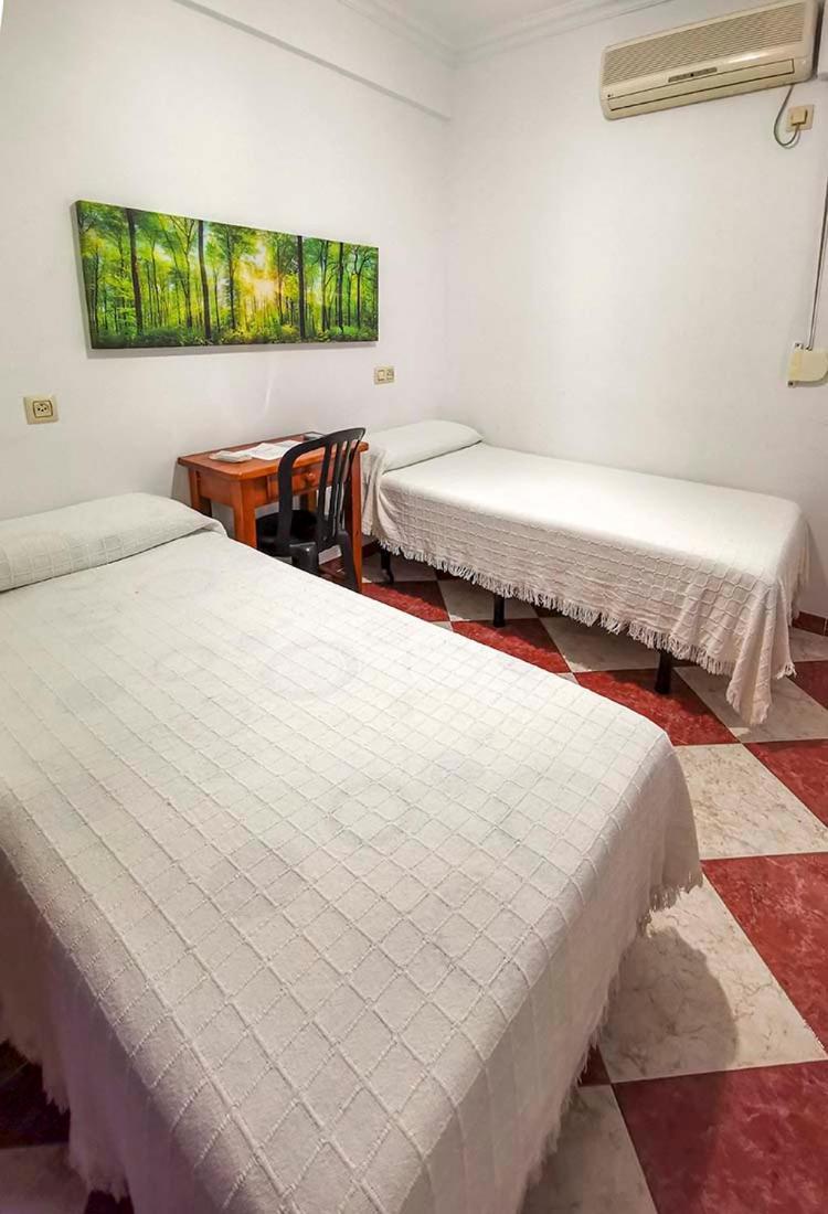 Pension Hidalgo 1 Utrera Exteriör bild