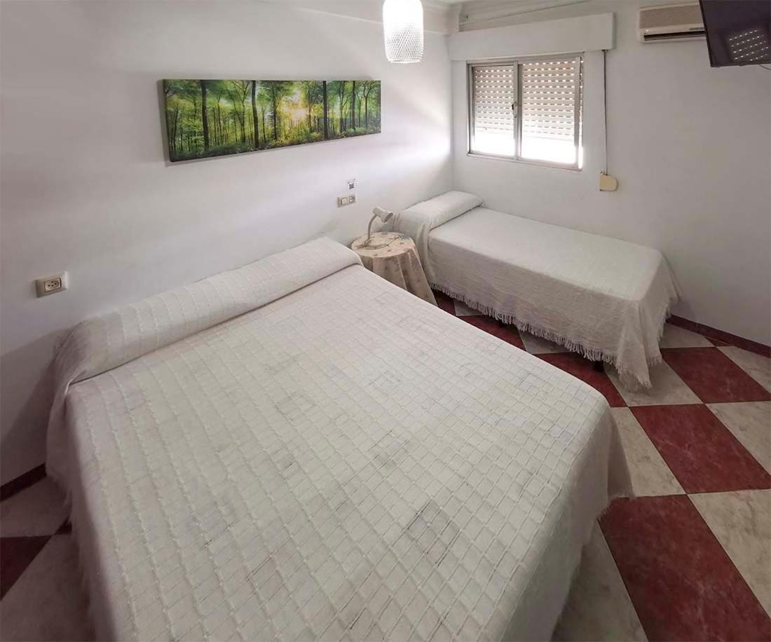 Pension Hidalgo 1 Utrera Exteriör bild