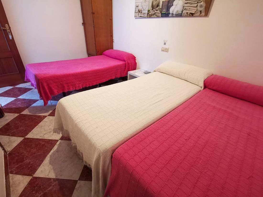 Pension Hidalgo 1 Utrera Exteriör bild