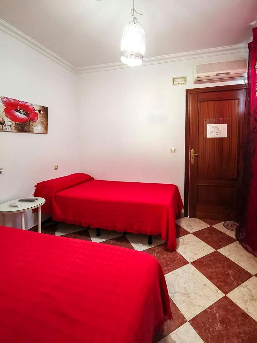 Pension Hidalgo 1 Utrera Exteriör bild